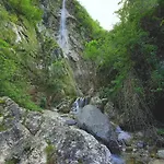 Natura Tra Bosco E Διαμέρισμα